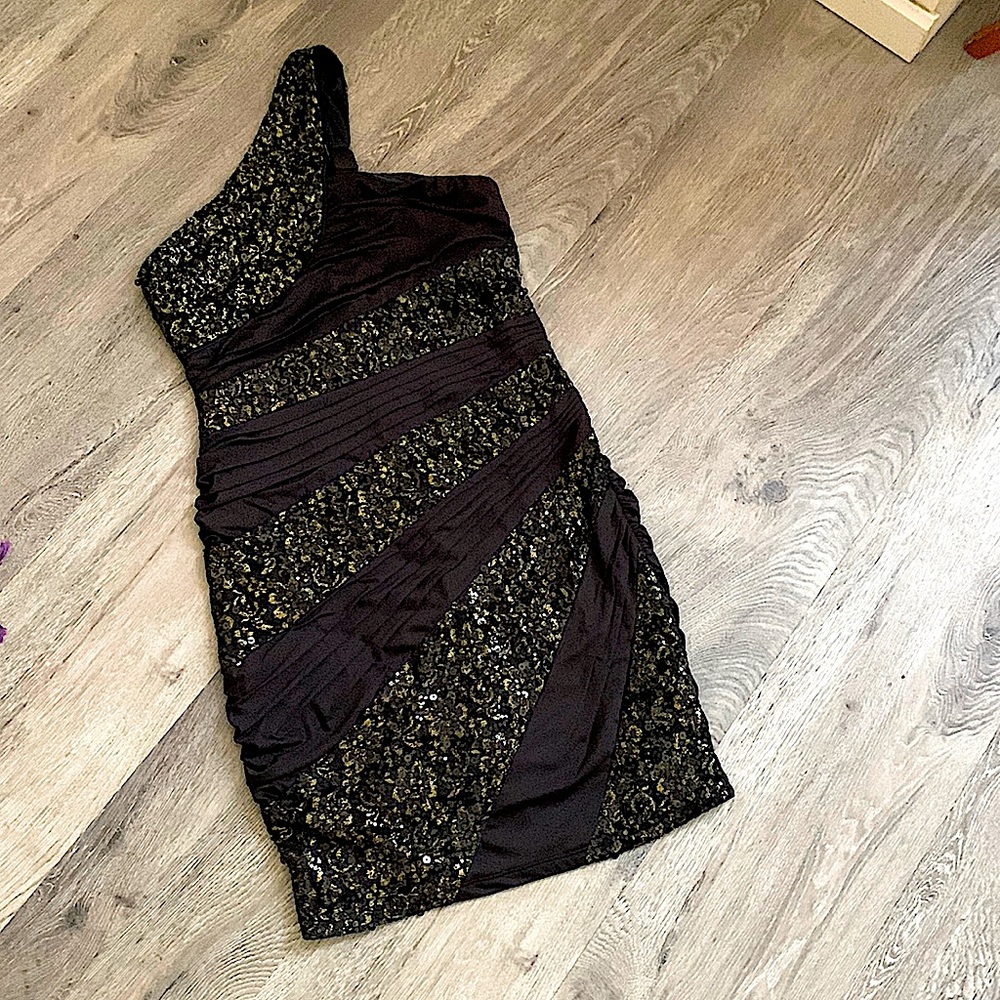 Body con dress, black and gold sequins, large, name brand: Nikibiki!
